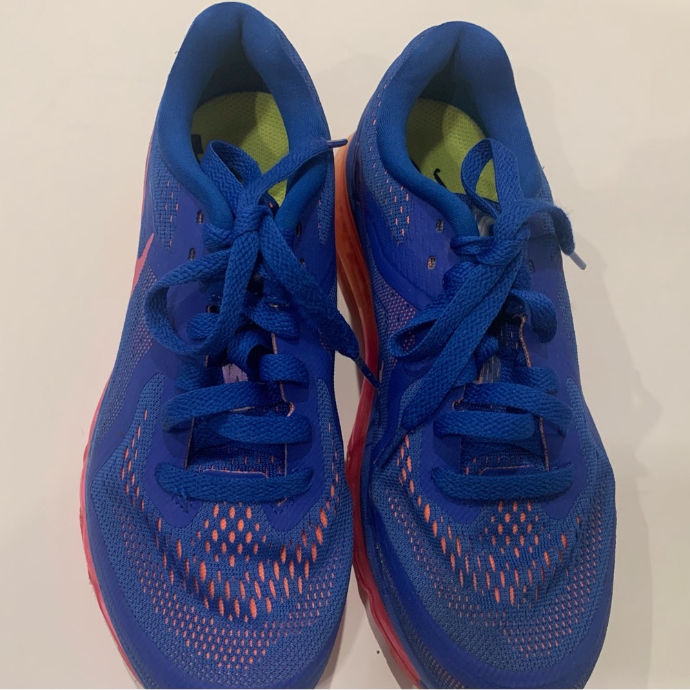 Nike tennis shoes